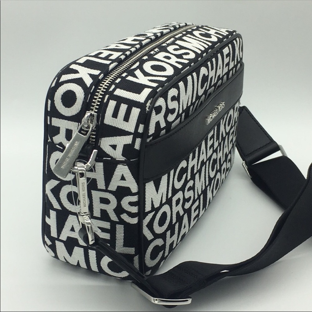 MICHAEL KORS KENLY LG POCKET XBODY BLACK MULTI_3